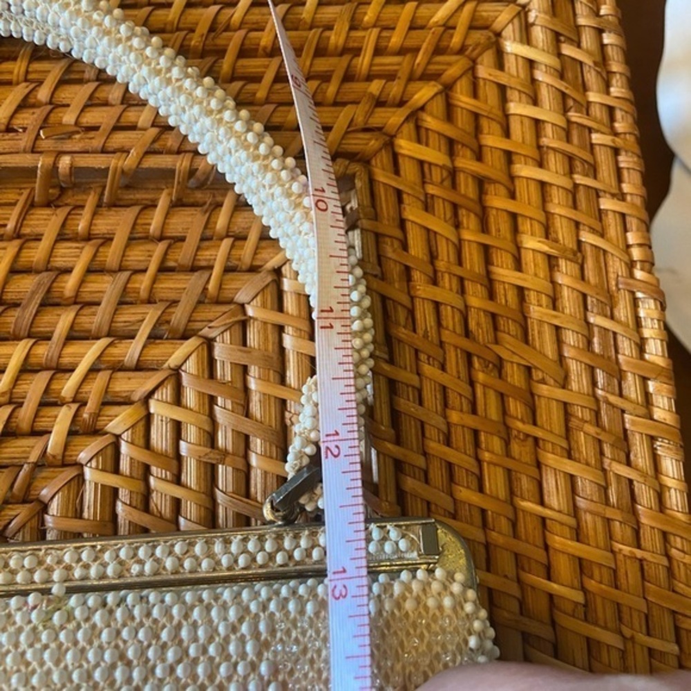 Vintage beaded snap handbag floral pattern with plenty of interior room - Picture 9 of 11